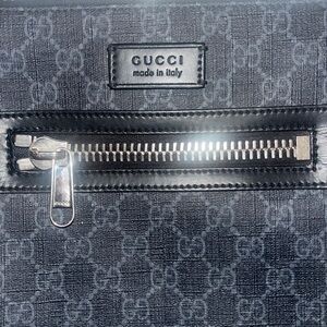 GUCCI GG Small Messenger Bag